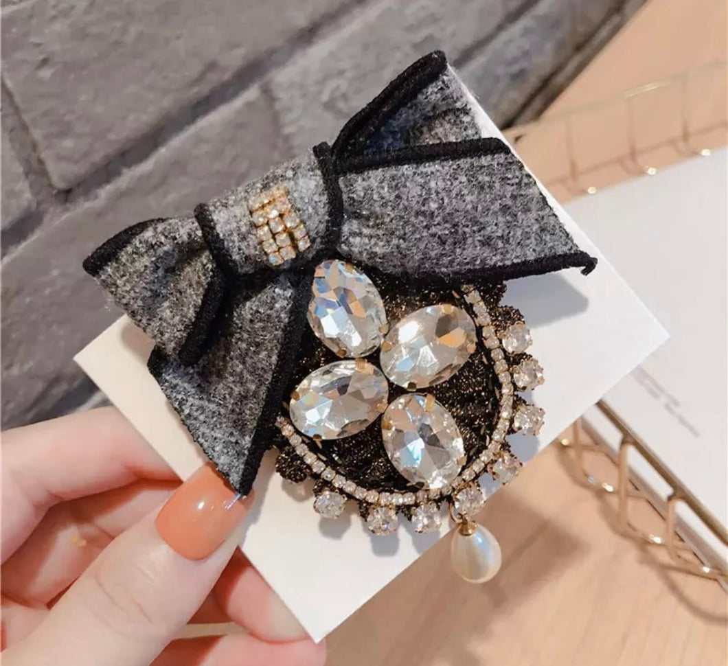 Ana’s Brooch